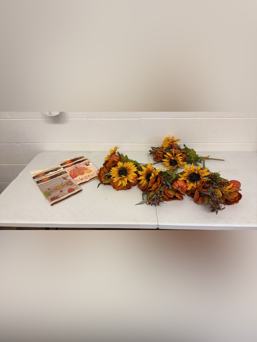 4 Autumn Sunflower and Pumpkin Faux Floral Garland 4 Tablecloths NIP